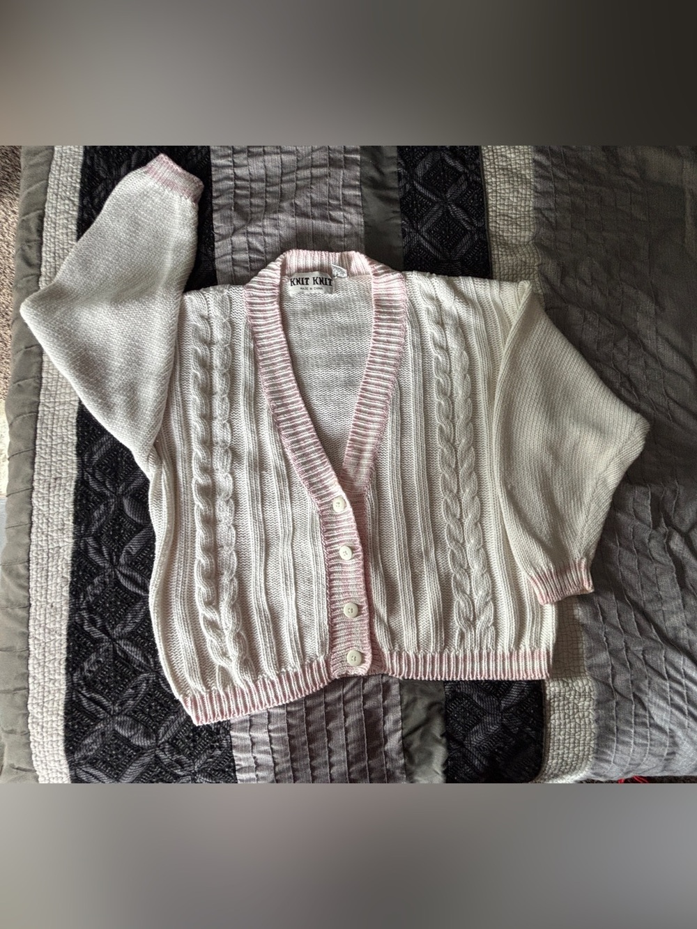 80s  Viny Women's White Cable-Knit Cardigan with Pink Trim